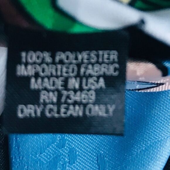 VTG Looney Tunes Stamp Collection Tie - Picture 4 of 4